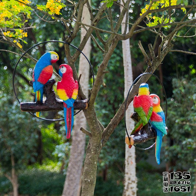 動物園樹上休息的玻璃鋼彩繪仿真動物鸚鵡雕塑