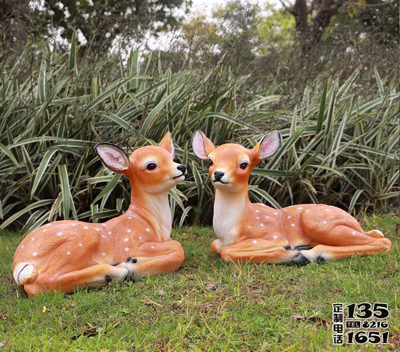 商場庭院公園玻璃鋼彩繪仿真動(dòng)物梅花鹿雕塑